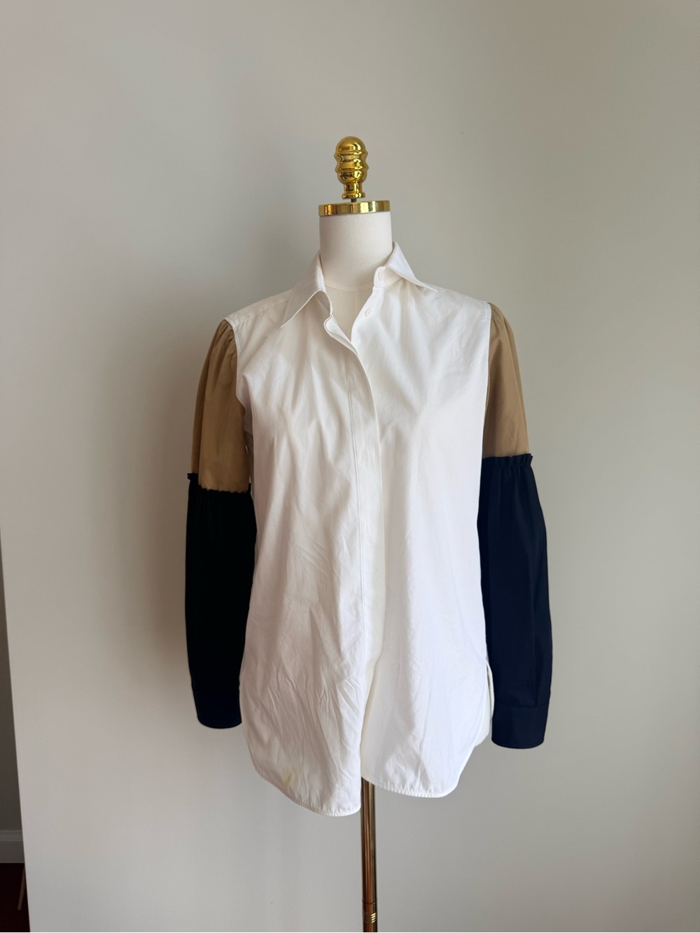 MaxMara White Button-Down Shirt with Tan and Black Sleeves